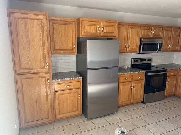 4th image of 2070 Rock Creek Ct