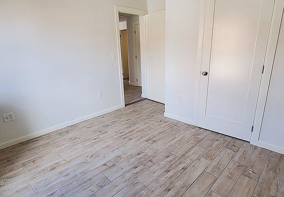 4th image of 25-28 Broadway #2CC
