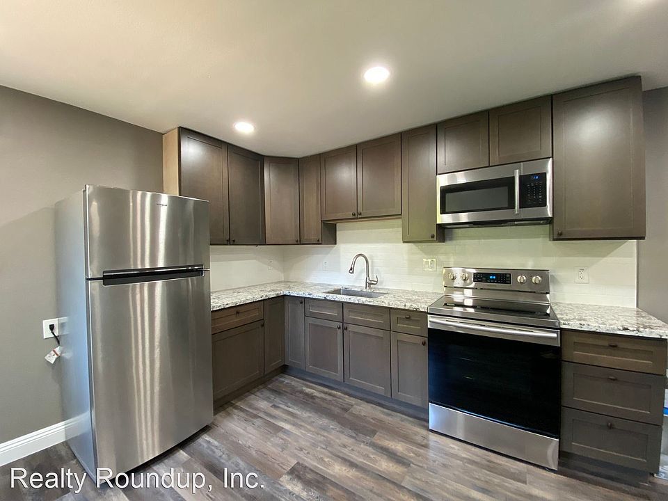 1st image of 3201 I St APT 4