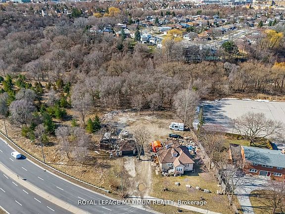 2nd image of 255 Albion Rd