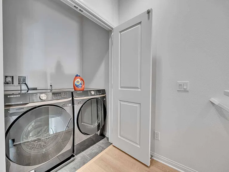 527 W Victor Ave — Photo 21
