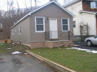 16 Park Dr, Oakland, NJ 07436