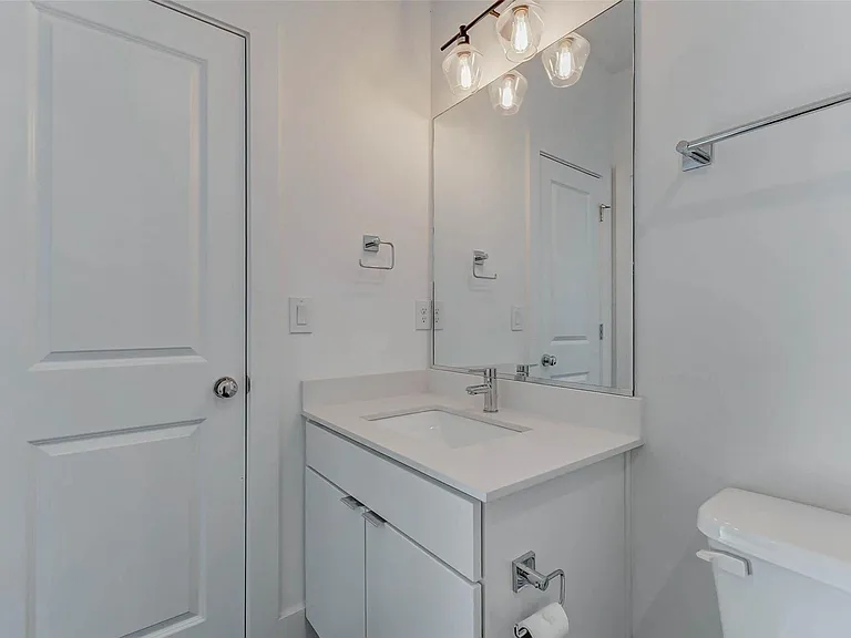 5859 Dolores St — Photo 10