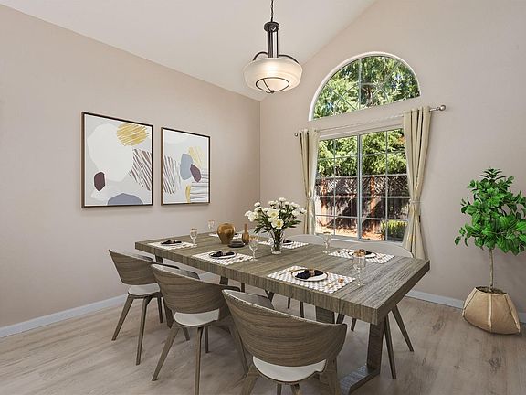 3rd image of 2093 Pinercrest Drive