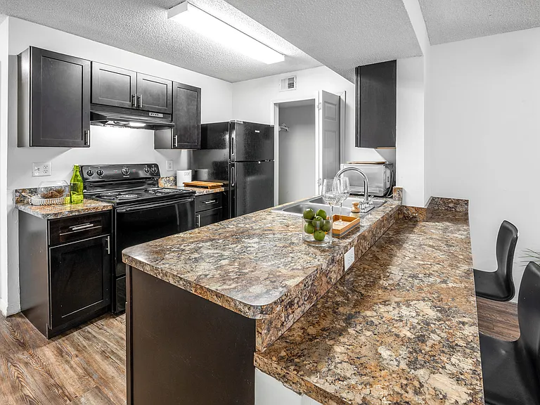 Forest View Apartments — Photo 10