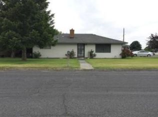 1102 E Juniper St, Othello, WA 99344