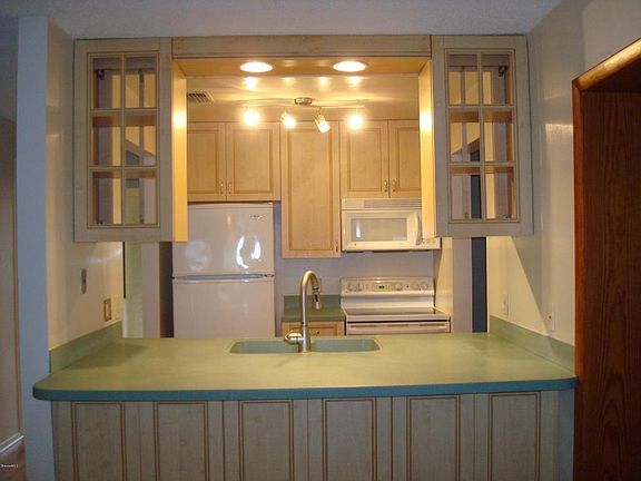 3rd image of 8716 Camelia Ct #8716