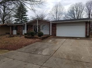 11935 San Andres Dr, Saint Louis, MO 63138