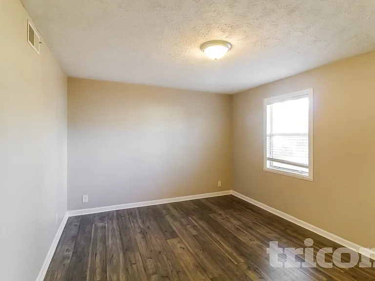 141 Hemlock Cir — Photo 7