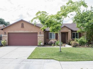 438 S Kona Ave, Fresno, CA 93727
