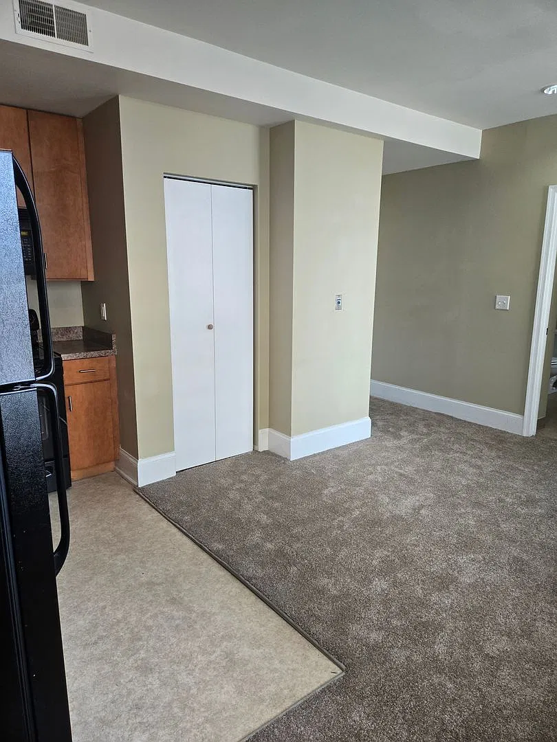 Market View Place - Downtown Living + $100/Month Parking Credit for 12 Months — Photo 3