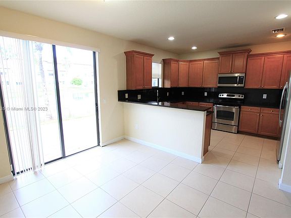 5th image of 8915 NW 98th Ave #8915