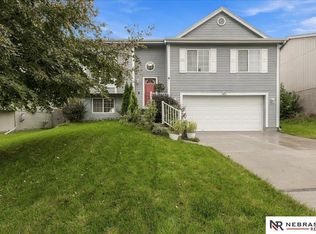 7412 N 74th St, Omaha, NE 68122