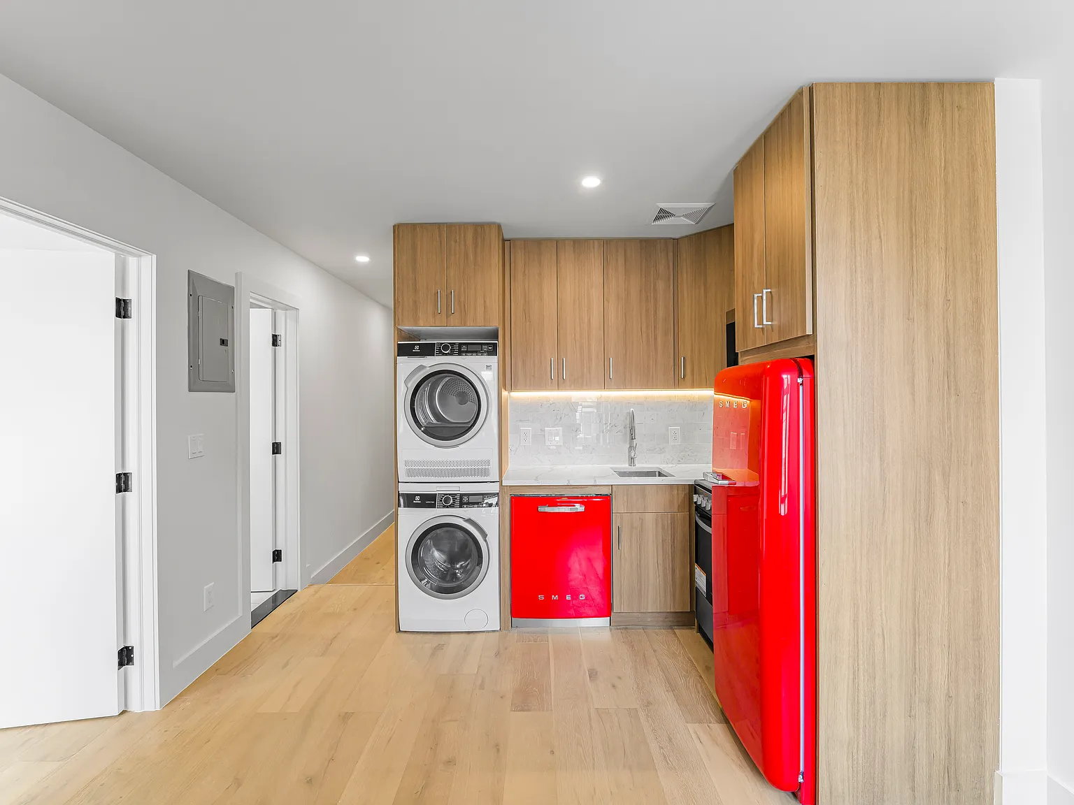 236 West 15th Street — Photo 4
