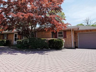 14 Muncey Road, Bay Shore, NY, 11706