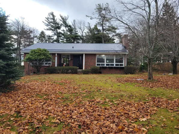 109 Birch St, Stellarton, NS B0K 1S0