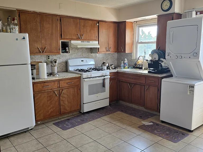 233 Columbia Ave #2 — Photo 5