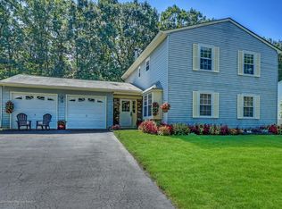10 Feathertree Ct, Howell, NJ 07731