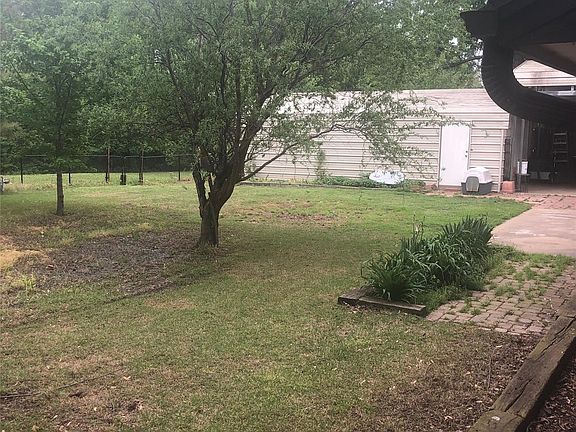 4th image of 1464 Maplewood Dr