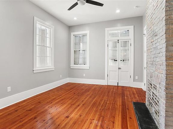 3rd image of 1121 Kerlerec St