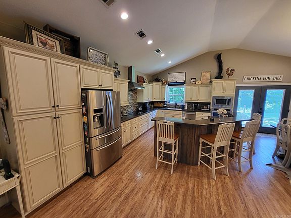 4th image of 852 County Road 360
