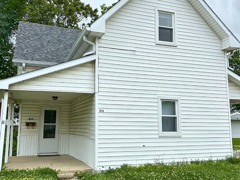 814 Powell St — Photo 2