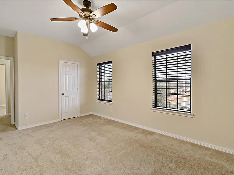 3308 Southern Grove Ln — Photo 31