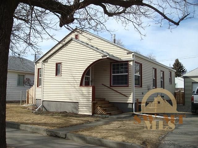 1st image of 704 W Geyser St