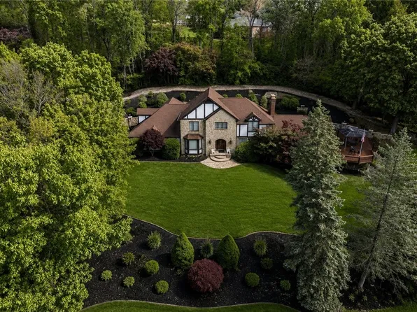 122 Farmington Pl, Greensburg, PA 15601