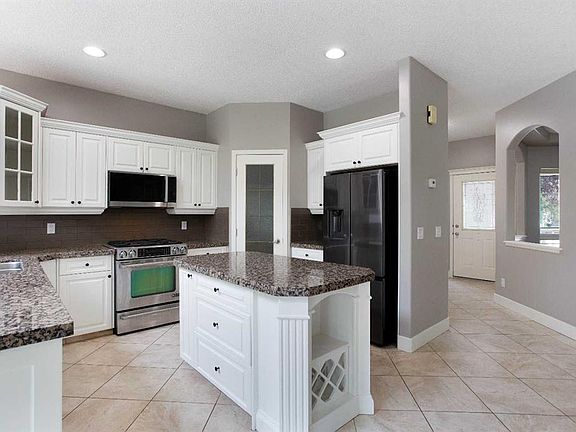 5th image of 3414 Douglasdale Blvd SE