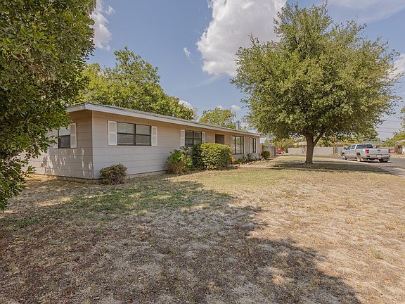 3rd image of 3733 Crestview Dr