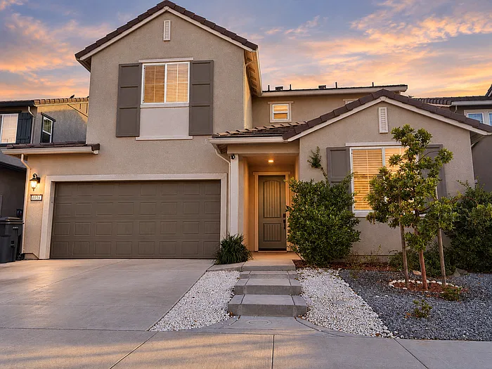 4 bed, 3.0 bath, 2059 sqft, $3,295 — Photo 1
