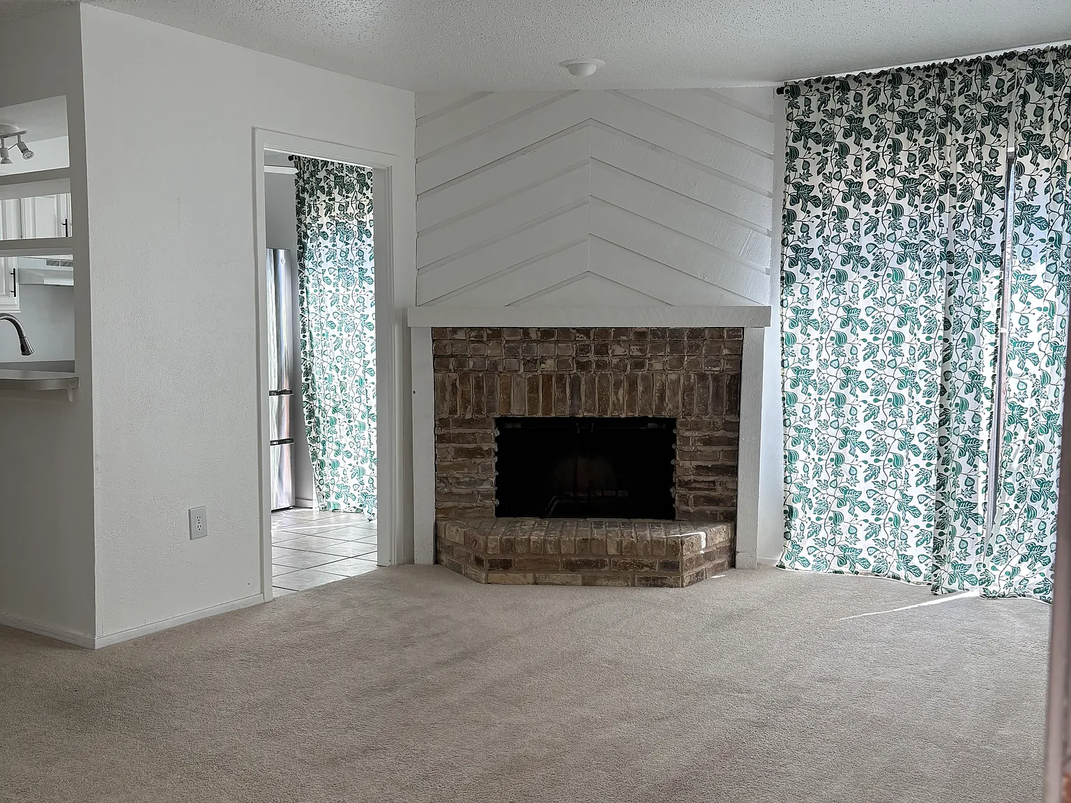 893 Dublin Dr — Photo 1