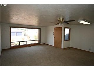 4th image of 898 Tierra Dr NE