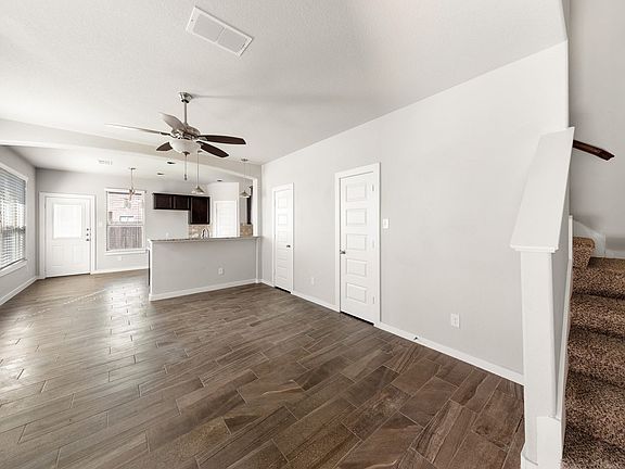 2nd image of 561 Creekside Frst