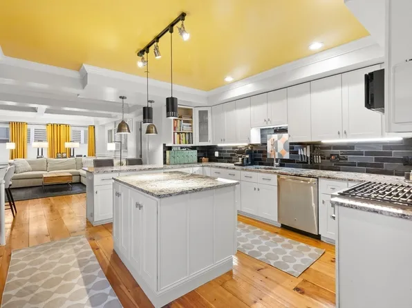 103 Bridge St #2, Salem, MA 01970