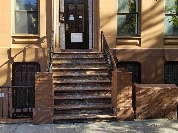 3rd image of 9 W 129th St