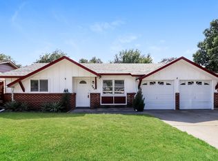 945 Dee Ln, Bedford, TX 76022