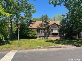 39 Old Country Rd, Deer Park, NY 11729