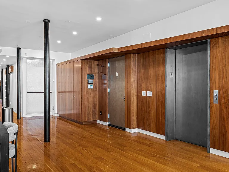 10 E 14th St #6 — Photo 21