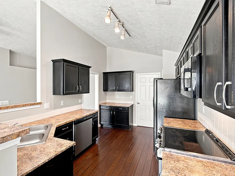 3901 Winthrop Dr — Photo 21