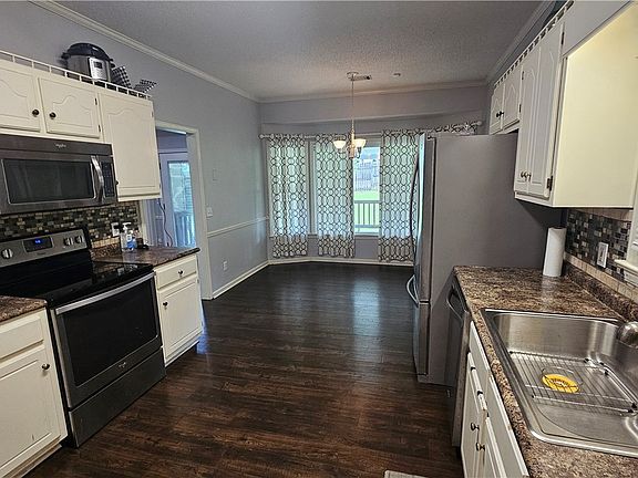 5th image of 4319 Oxford Gate Dr
