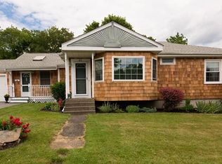 31 Bourne Rd, Swansea, MA 02777