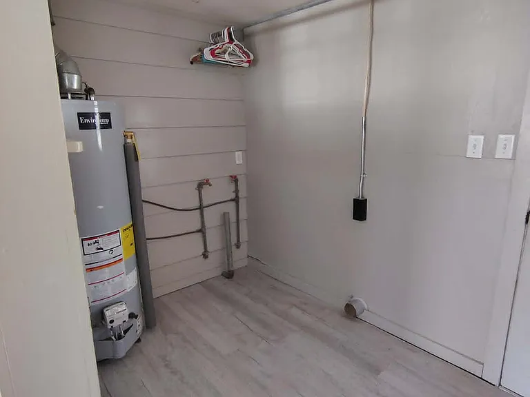211 W High St #211 — Photo 10