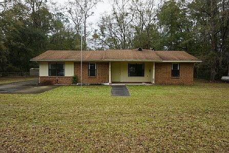 1st image of 420 SE Andrews Dr