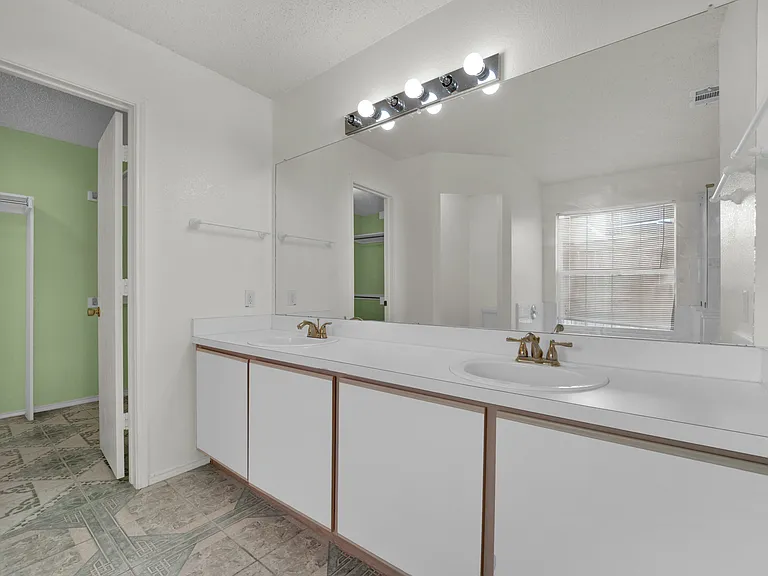 1407 Autumncrest Dr — Photo 15