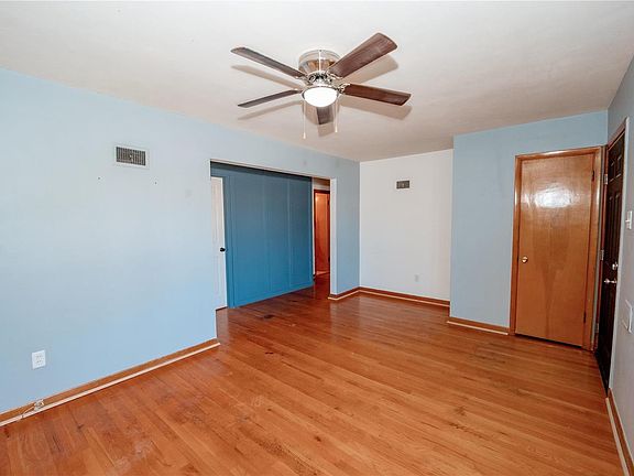 5th image of 300 Lambeth Ln