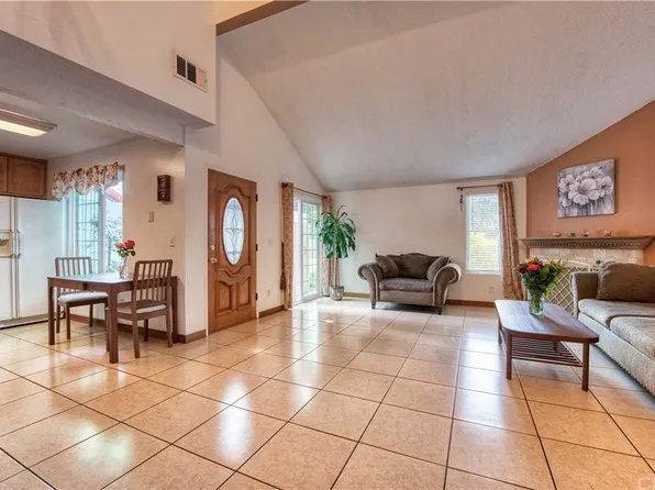 2521 W Sunflower Ave Unit A2, Santa Ana, CA 92704
