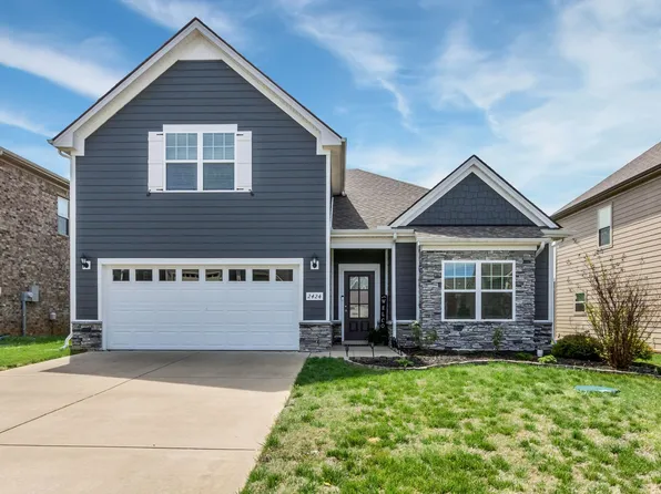 2424 Hollis Dr, Murfreesboro, TN 37127