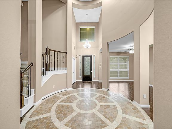 3rd image of 7611 Finn Way Dr